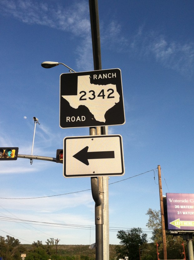 I've only seen these kind of signs in the southern states, i dig them